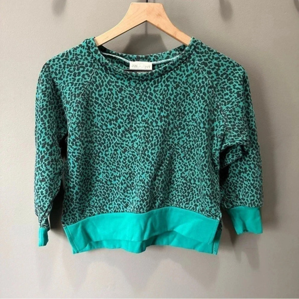 Francesca's Jun &‎ Ivy teal and black cheetah print sweater. Youth 14